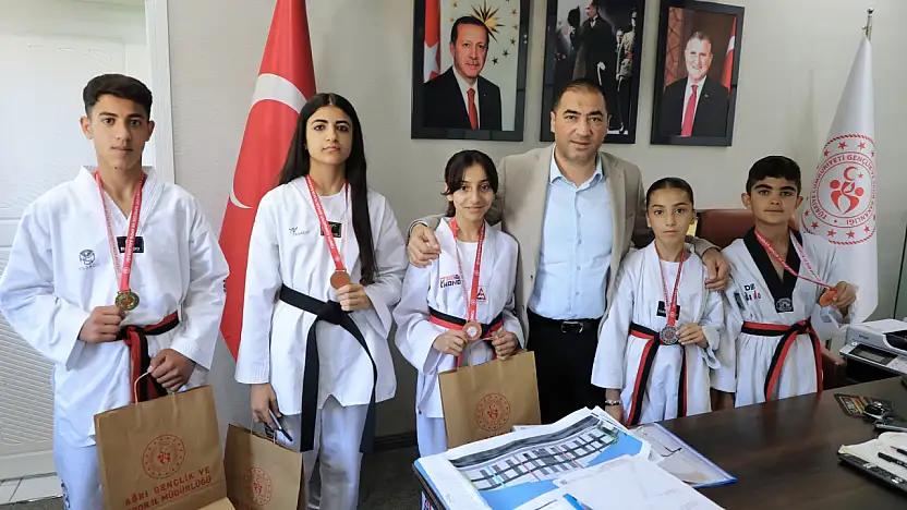 Ağrılı sporculara tebrik: Genç taekwondocular başarıyla döndü