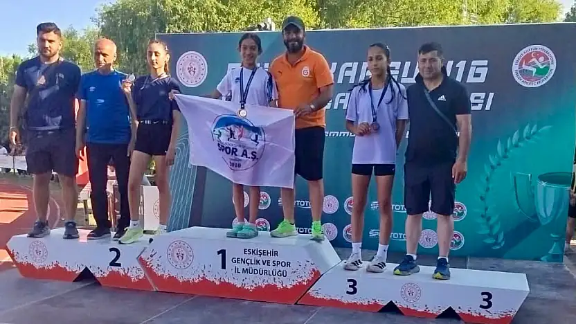 Ağrılı sporculardan Türkiye Şampiyonası'nda çifte madalya