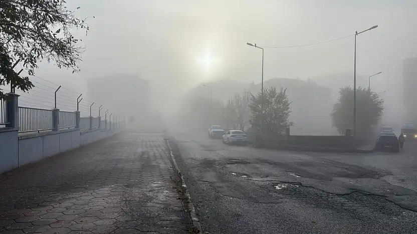 Ağrılılar Perşembe sabahına sis ile uyandı