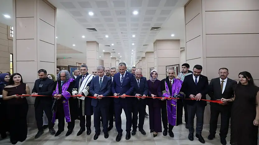 AİÇÜ'de 27 eserlik 'Ayak İzler' resim sergisi açıldı!