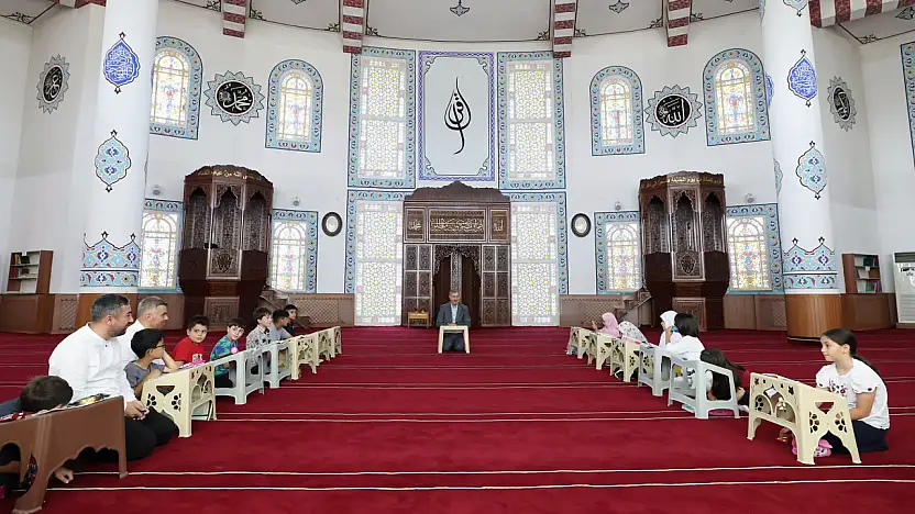 AİÇÜ'de yaz Kur'an kursu öğrencilerine Rektör Gülçin'den ziyaret