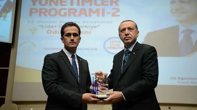 AK Parti Ağrı'da dikkat çeken istifa! Aldemir görevini bıraktı