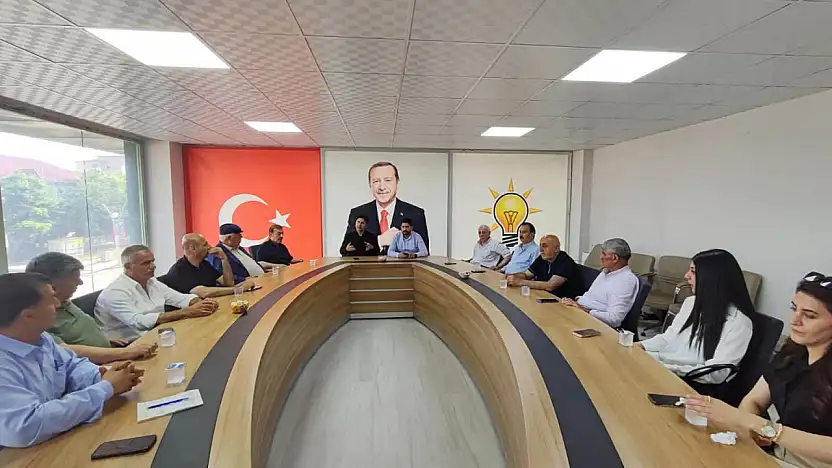 AK Parti Ağrı'da haftalık yönetim kurulu toplantısı gerçekleştirildi
