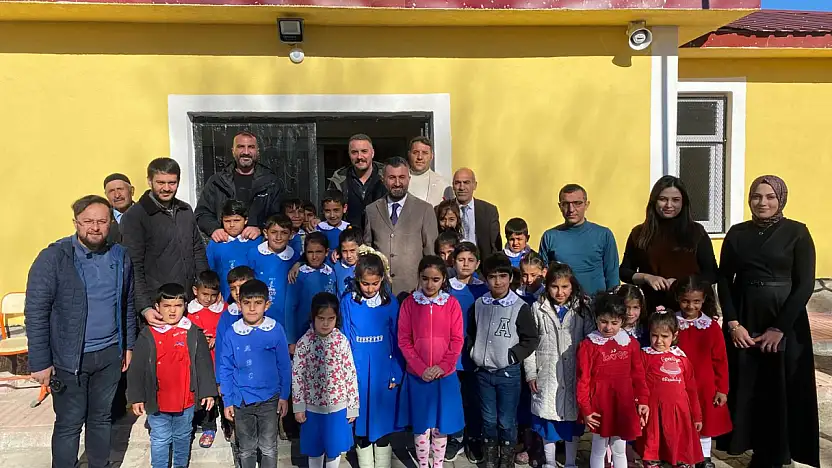 AK Parti Ağrı İl Başkanı Yıldız'dan 24 Kasım Öğretmenler Günü ziyareti