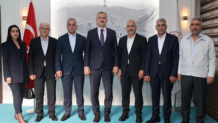 AK Parti Doğubayazıt Teşkilatı öncelikli projeleri Vali Bozkurt'a iletti