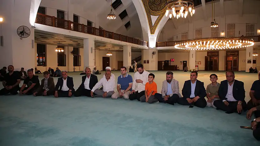 AK Parti'nin 25. kuruluş yıl dönümünde Ağrı'da Mevlid-i Şerif programı