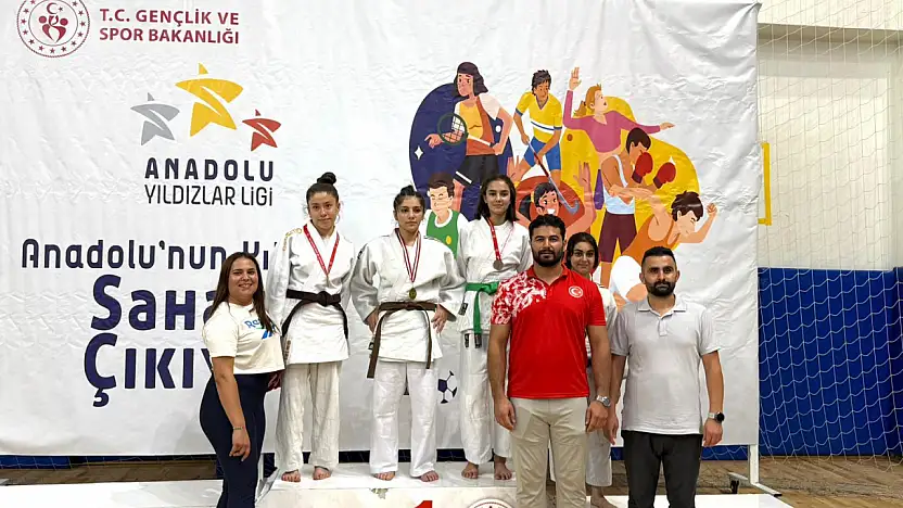 Anadolu Yıldızlar Ligi Judo yarı finallerinde üç Ağrılı sporcu dereceye girdi