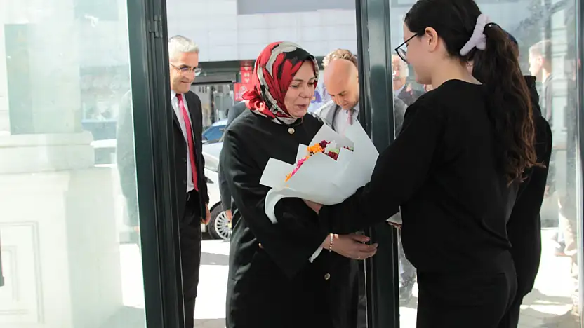 Bakan Yardımcısı Ökten, Doğubayazıt'ta eğitim kurumlarını ziyaret etti