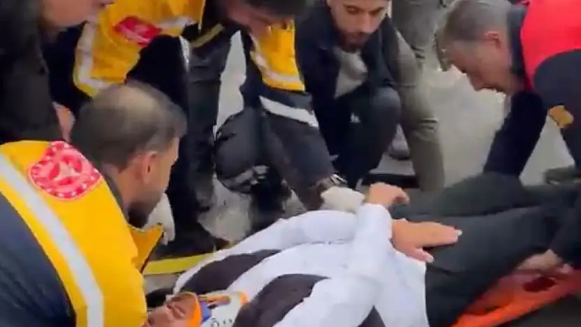 Cezaevi Kavşağı'nda iki araç çarpıştı: 5 kişi yaralandı