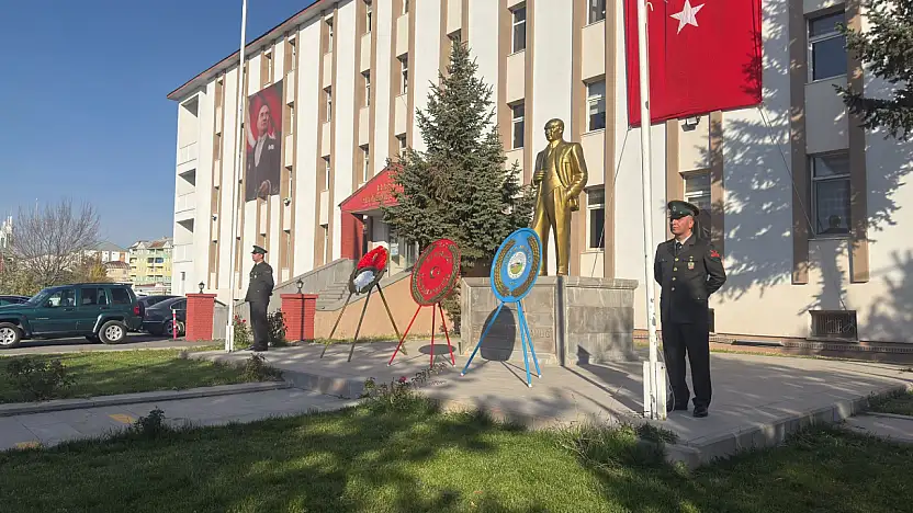 Cumhuriyetin kurucusu Atatürk, Eleşkirt'te anma töreniyle yâd edildi