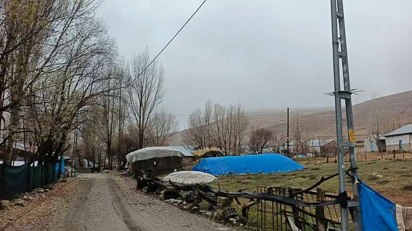 Dede Maksut Köyü'nde kar beklenirken sis bastı