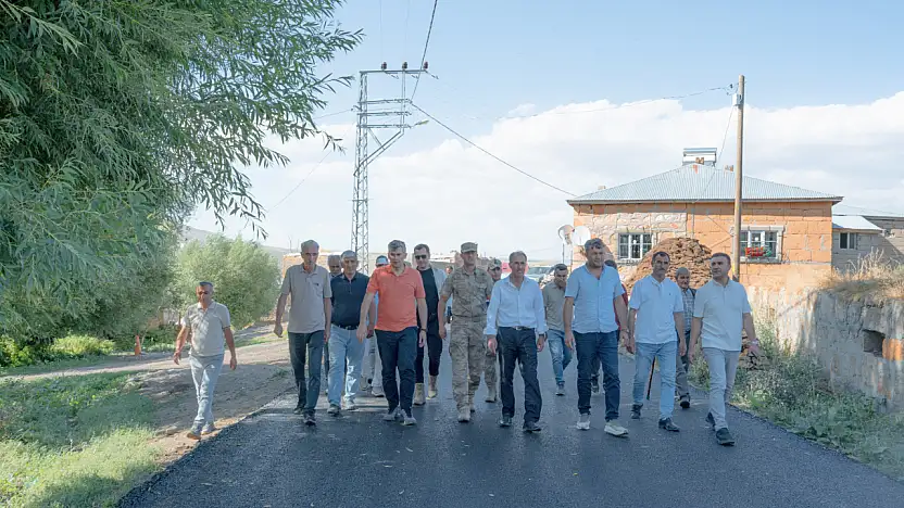 Diyadin'de 14 kilometrelik yolda asfalt çalışması başladı