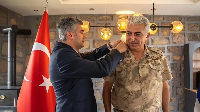 Diyadin'de 30 Ağustos'ta çifte gurur: 8 jandarma personeli terfi etti