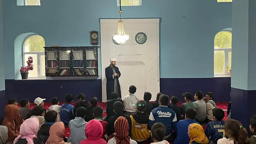 Diyadin'de cami ziyaretleriyle değerler eğitimi verildi