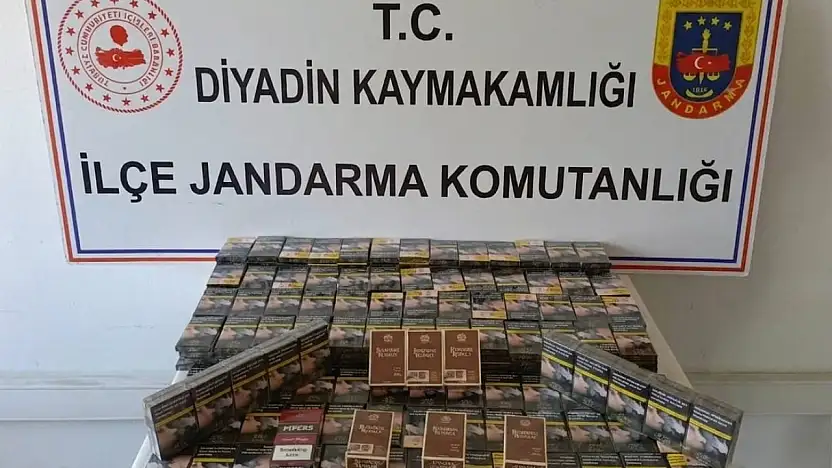 Diyadin'de çekicide kaçak sigara ele geçirildi