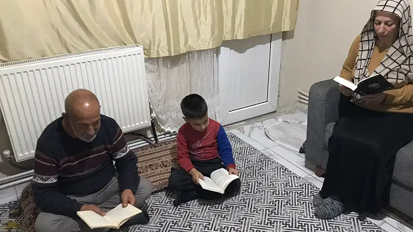 Diyadin'de ekranlar kapandı, kitaplar açıldı