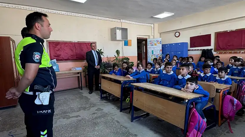 Diyadin'de öğrencilere trafik güvenliği eğitimi verildi