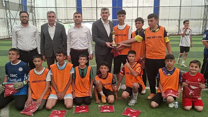 Diyadin'de Yaz Kur'an Kursları Futbol Turnuvası sona erdi