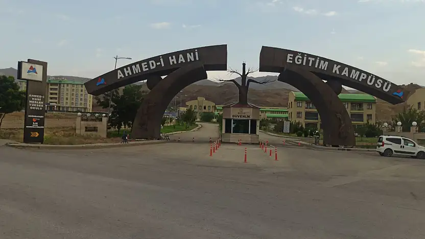 Doğubayazıt Ahmedi Hani MYO, YKS tercih döneminde öğrencilerini bekliyor
