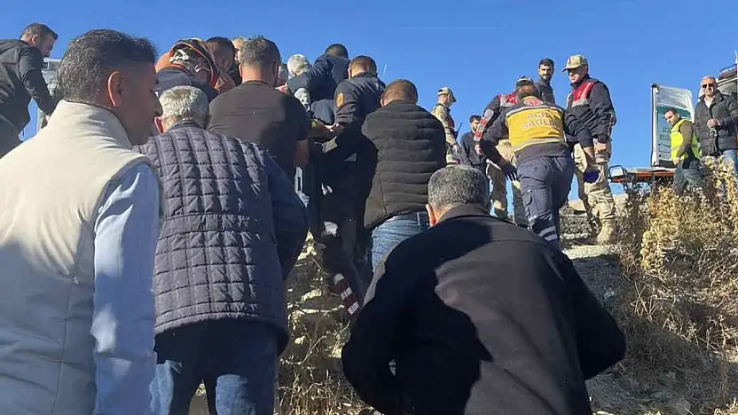 Doğubayazıt-Çaldıran yolunda tır devrildi: 1 yaralı