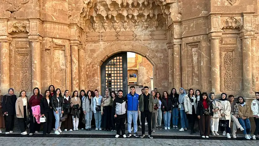 Doğubayazıt Gençlik Merkezi, öğrencileri tarihle buluşturdu