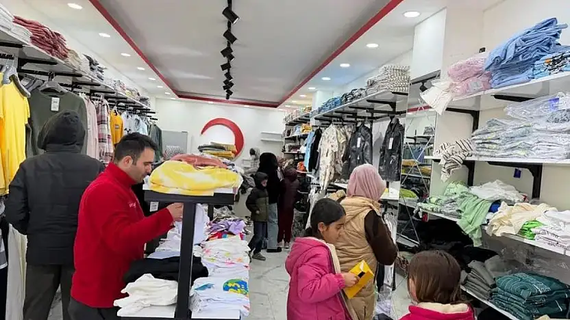 Doğubayazıt Kızılay Butik Mağazası ihtiyaç sahiplerine umut oluyor