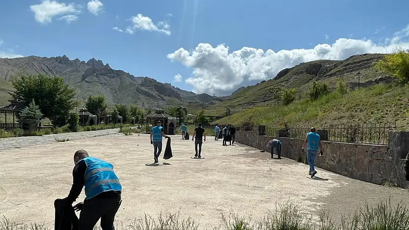 Doğubayazıt'ta Çevre Günü yükümlülerin örnek davranışı ile anlam kazandı