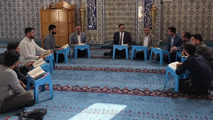 Doğubayazıt'ta din görevlileri kitapla buluşuyor