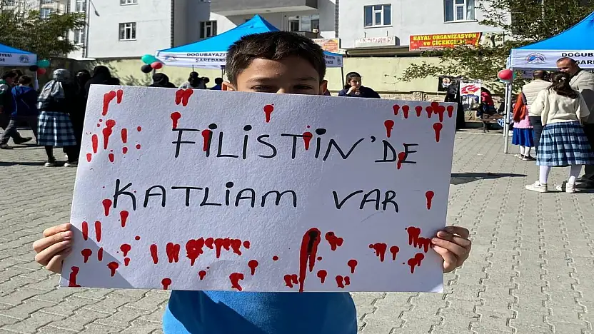Doğubayazıt'ta Gazze için el birliği: Öğrenciler kermeste bir araya geldi