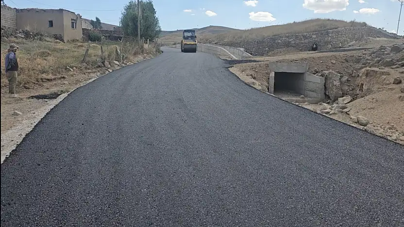 Doğubayazıt'ta grup köy yolunun 3,5 kilometrelik bölümü asfaltlandı