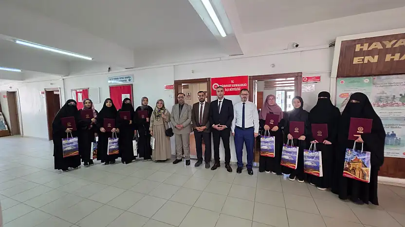 Doğubayazıt'ta hafızlık mezunlarından Müftü Demirkaynak'a ziyaret