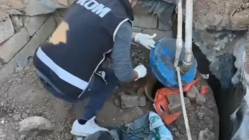 Doğubayazıt'ta kaçak motorin baskını: Gömülü tank açığa çıkarıldı