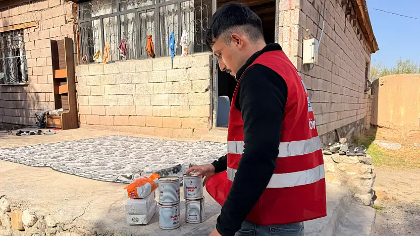 Doğubayazıt'ta Kızılay ailelerin sofralarına bereket taşıdı