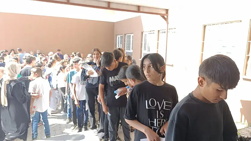 Doğubayazıt'ta LGS sınavı heyecanla başladı