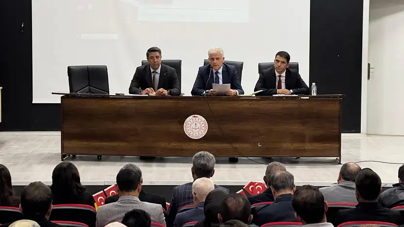 Doğubayazıt'ta okul müdürleri yeni eğitim dönemini değerlendirdi