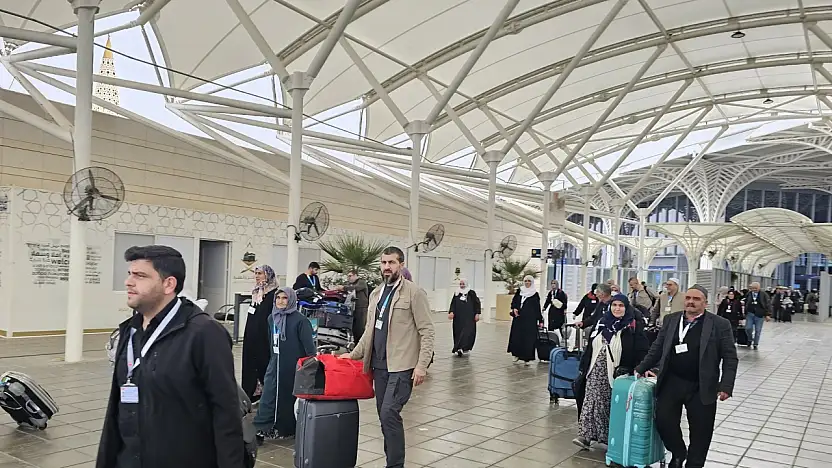 Doğubayazıt'tan yola çıkan umre kafilesi Medine'ye ulaştı