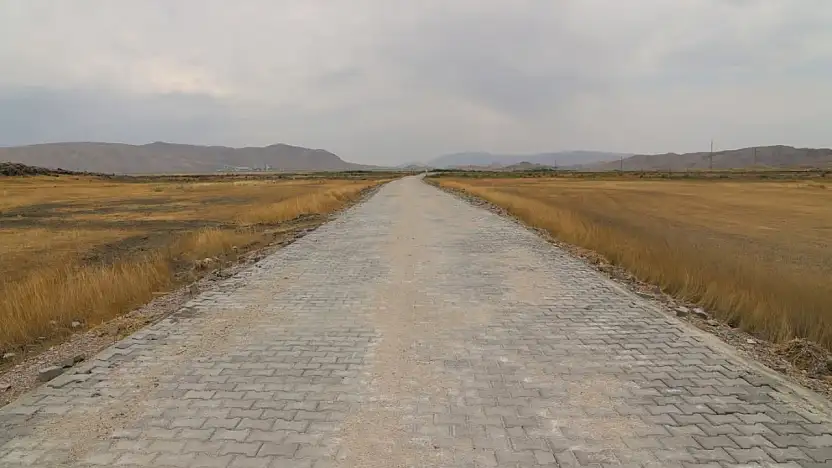 Doğubayazıt Üçmurat köy içi yolu yenilendi