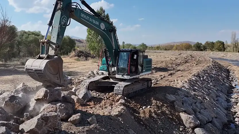 DSİ'den Hamur'da taşkın koruma çalışması