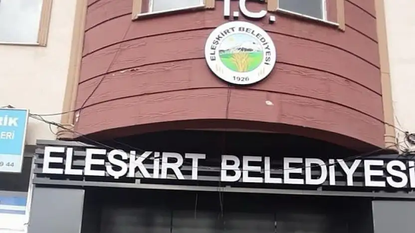 Eleşkirt Belediyesi'nin ücretsiz YKS kursları başarı getirdi