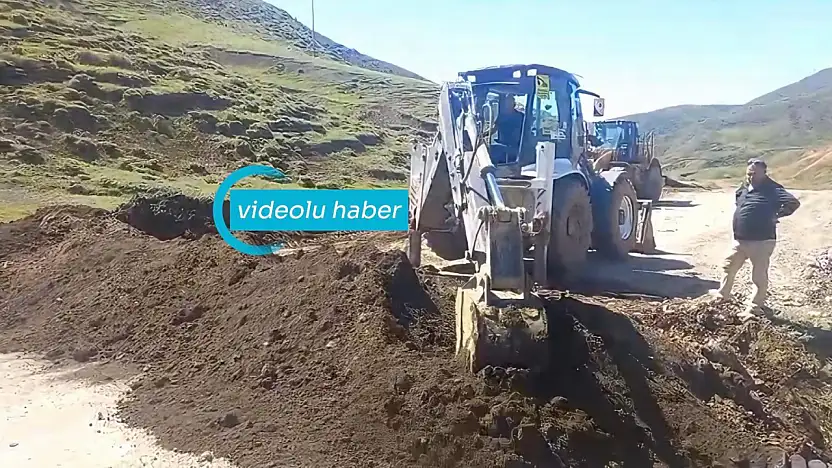 Eleşkirt Çatkösedağ'da yol onarım çalışmaları aralıksız sürüyor