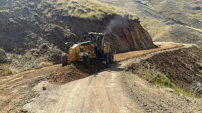 Eleşkirt'te iki köy yolu asfalta hazırlanıyor