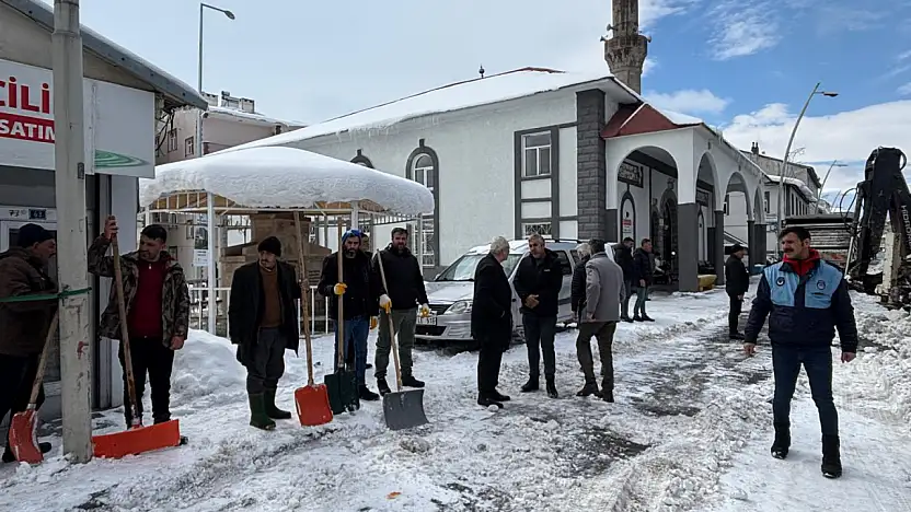 Eleşkirt'te kış mesaisi aralıksız sürüyor
