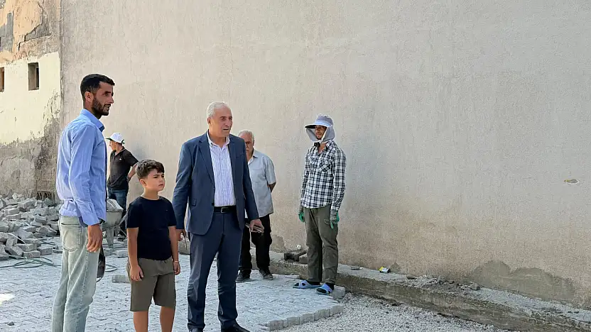 Eleşkirt'te Müftü Selim Mahallesi'nde yol çalışmaları sürüyor