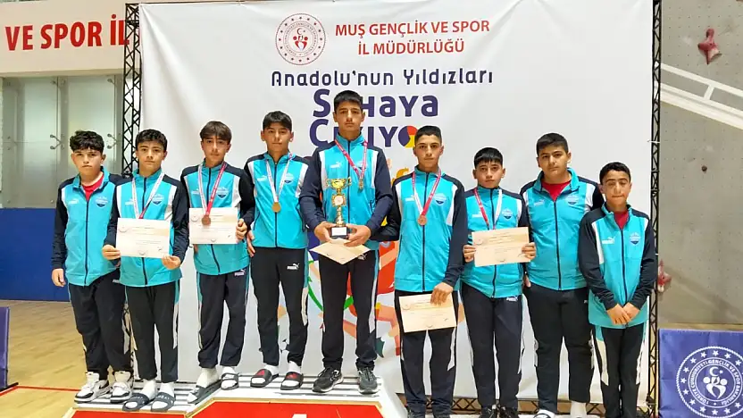 Eleşkirt'ten Manisa'ya uzanan başarı hikayesi: Güreşçilerimiz finallerde