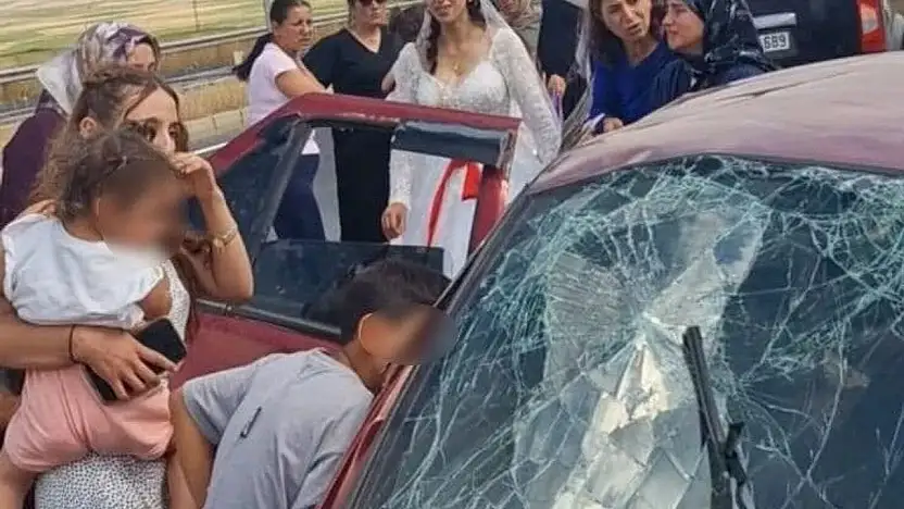 Erzurum'da mutlu gün kana bulandı: Düğün konvoyu kazası 2 can aldı