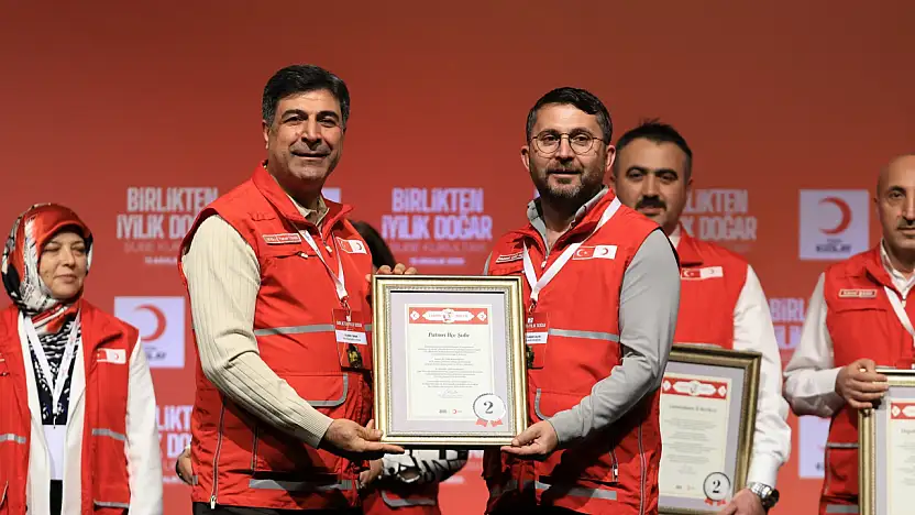 Gönüllülük çalışmaları Patnos Kızılay'ı Türkiye ikinciliğine taşıdı