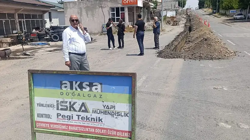 Hamur'da doğal gaz altyapı çalışmaları hız kesmeden devam ediyor