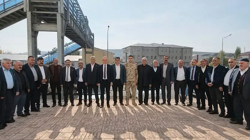 Hamur'da Muhtarlar Günü tören ve kahvaltı programıyla kutlandı