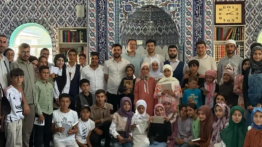 Hamur'da yaz Kur'an kursu öğrencileri yeteneklerini gösterdi