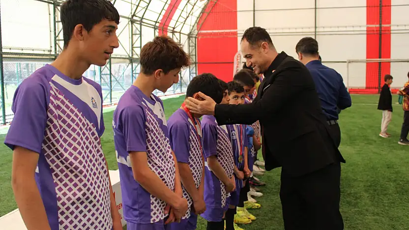 Hamur'da yıldızlar futbol ilçe birinciliği müsabakaları tamamlandı